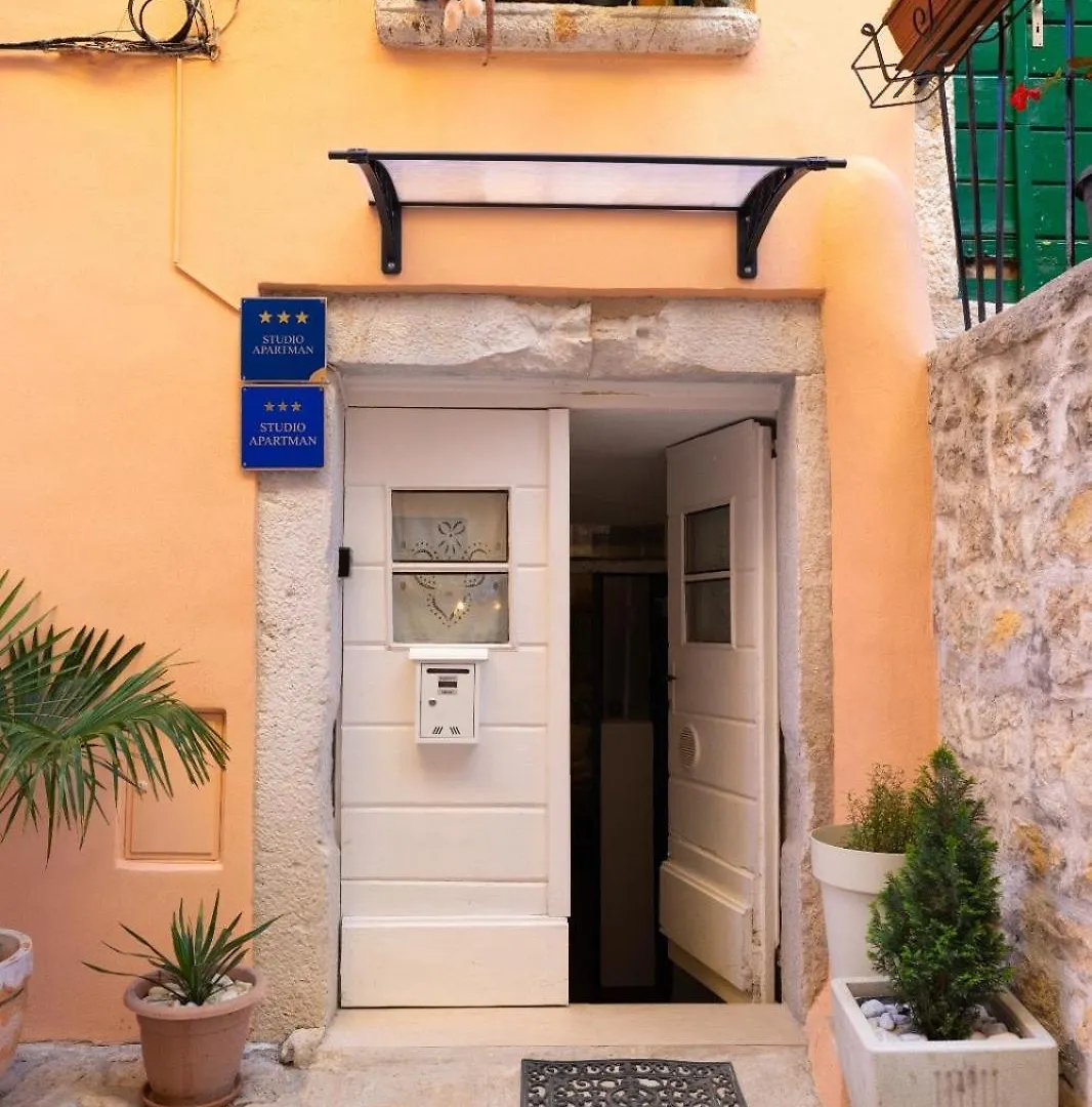 Appartamento Studio De Mare Rovigno